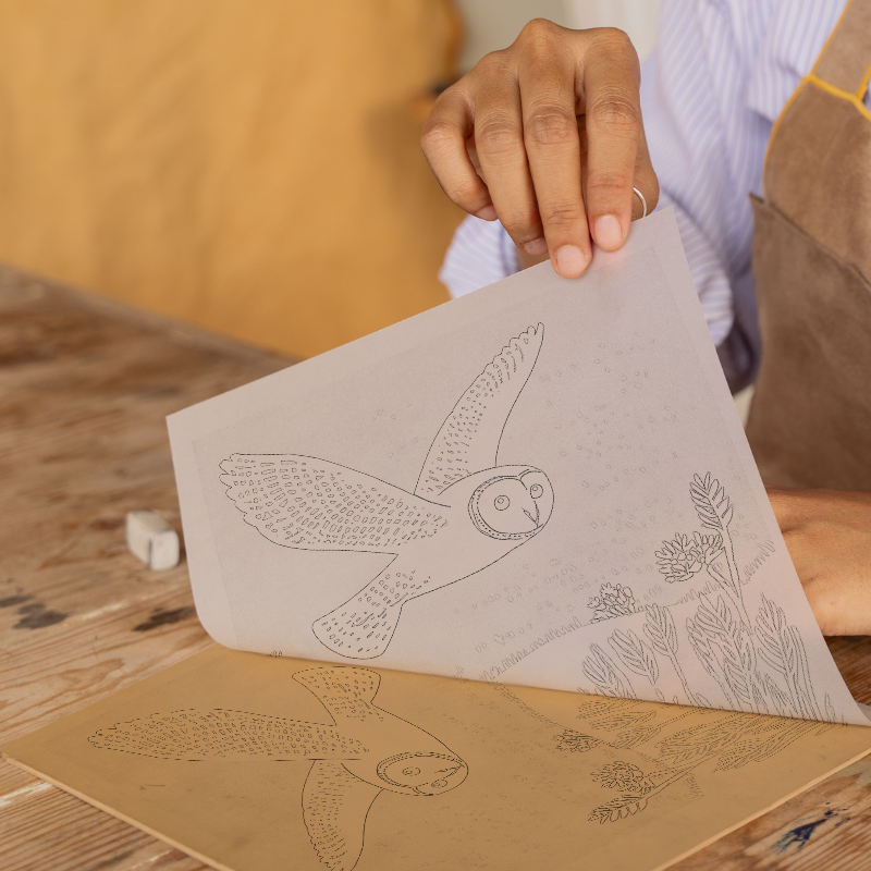 Barn owl in flight Linoprint-Style Art (998-1)