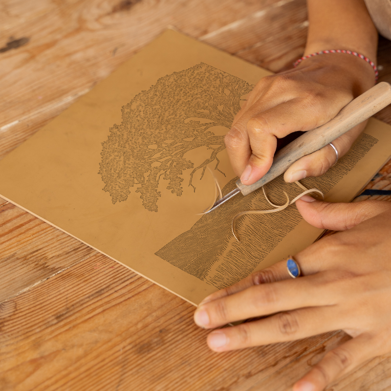 Sturdy oak tree silhouette Linoprint-Style Art (2568-1)